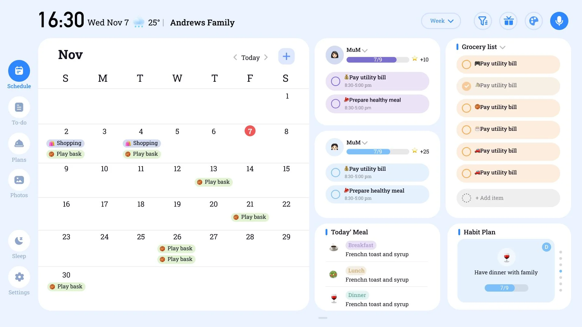 FotoCube calendar view showing family plans shared by the household
